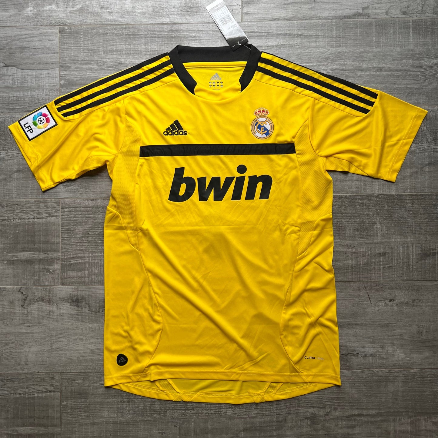 2011-12 - REAL MADRID GOALKEEPER HOME | RETRO