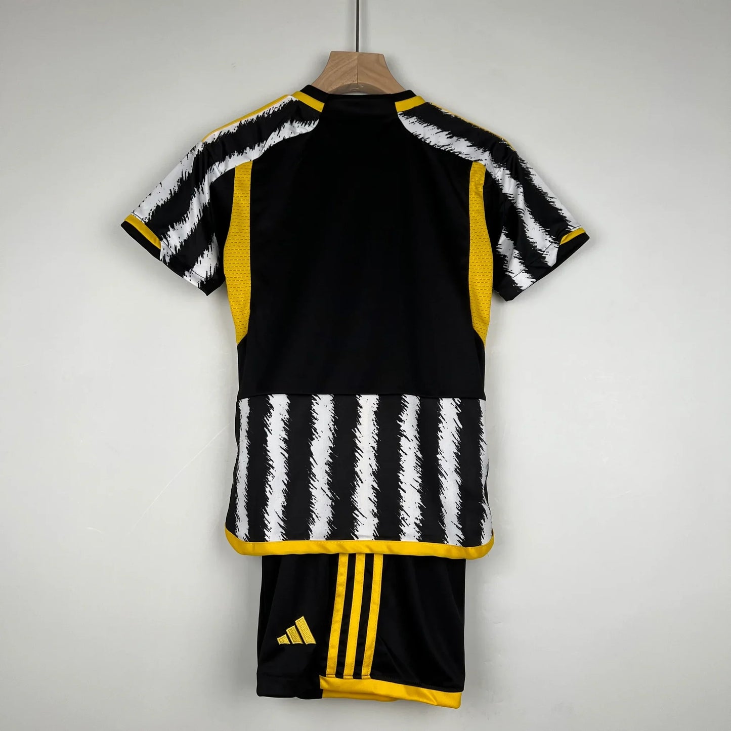 KIDS - 2023-24 - JUVENTUS HOME | JERSEY + SHORT